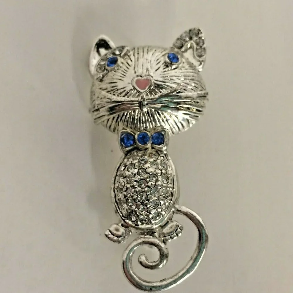 Liz Claiborne Mouse Pin Rhinestone Brooch Blue Eye Costume Jewelry Heart Nose - Picture 3 of 8